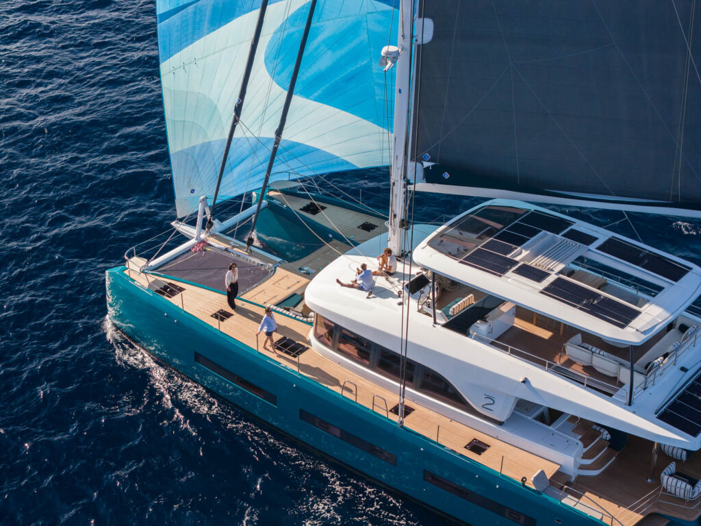 Lagoon EIGHTY2 s genakrem